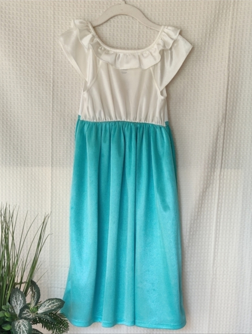 Disney Encanto Little Girls Teal & White Long Sleeping Gown Size 5T - Picture 3 of 6